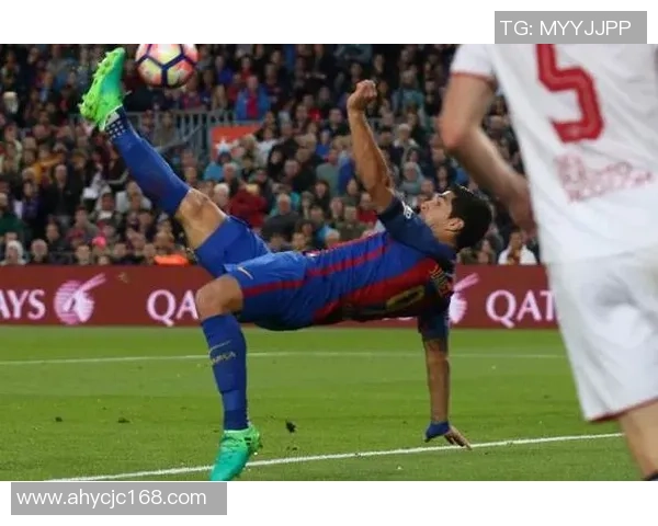 足球明星的倒钩技艺揭秘与经典瞬间回顾 足球明星的倒钩技艺揭秘与经典瞬间回顾